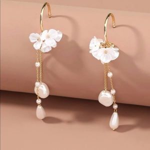 3/20 🔷 Flower And Faux Pearl Decor Drop Earrings